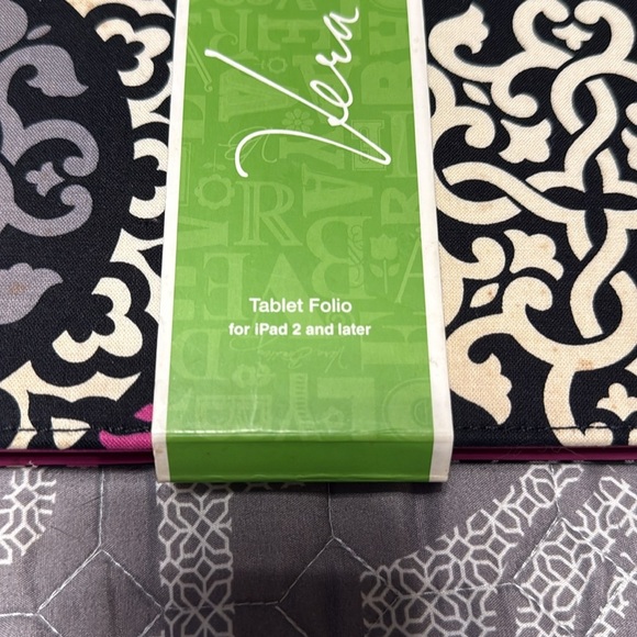 NEW Vera Bradley Tablet Folio For IPad 2 and later - Picture 2 of 6